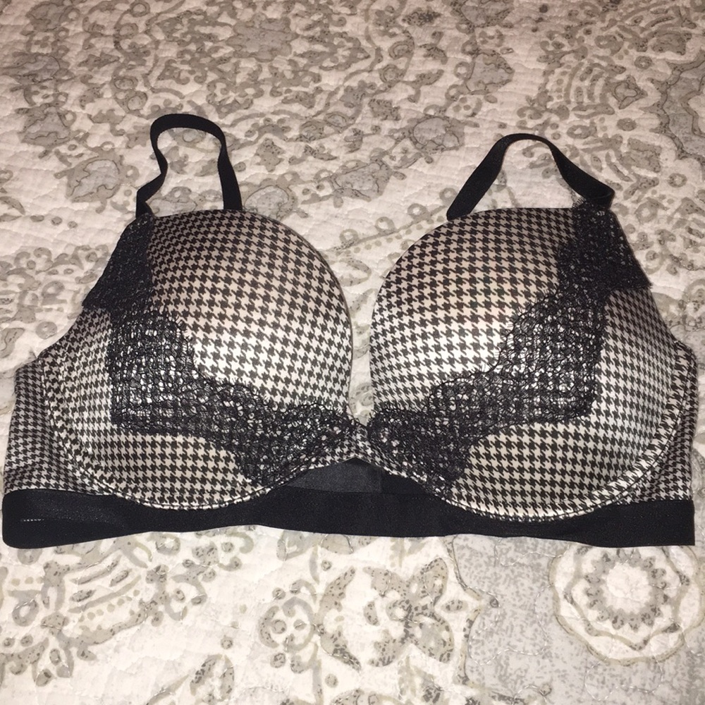 Victoria Secret bra.